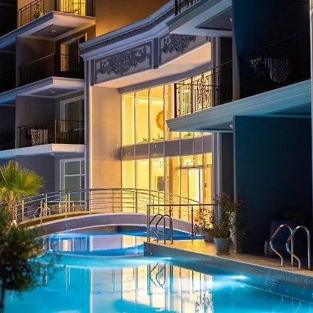 Siena Premium Retreat لوزينيتس