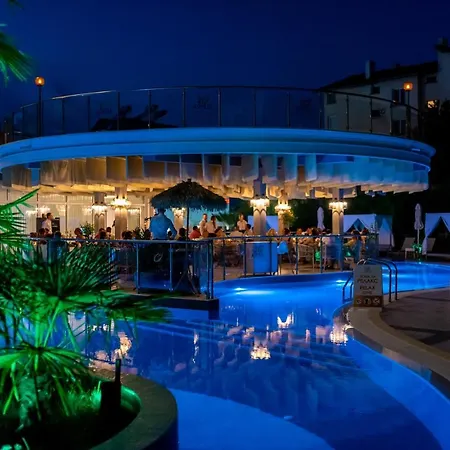 Siena Premium Retreat فندق لوزينيتس