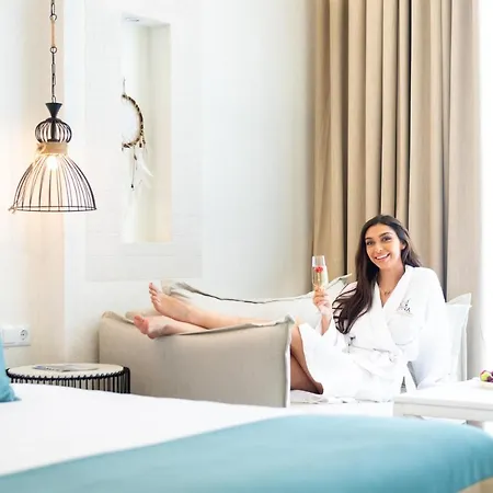 فندق Siena Premium Retreat لوزينيتس