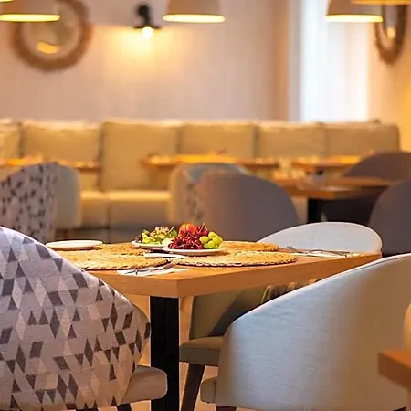 Siena Premium Retreat لوزينيتس